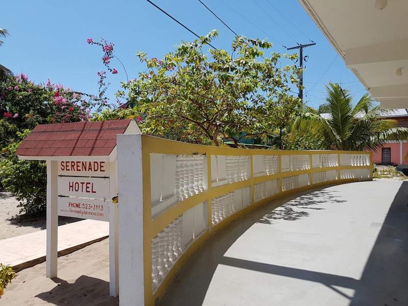 Serenade Hotel Placencia Kültér fotó