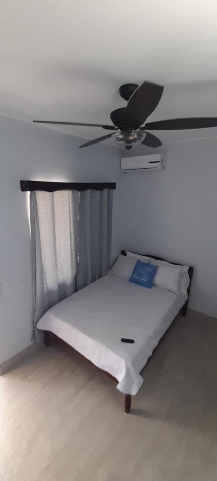 Serenade Hotel Placencia Kültér fotó