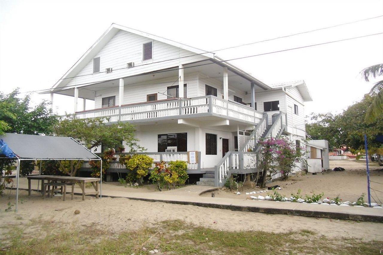 Serenade Hotel Placencia Kültér fotó