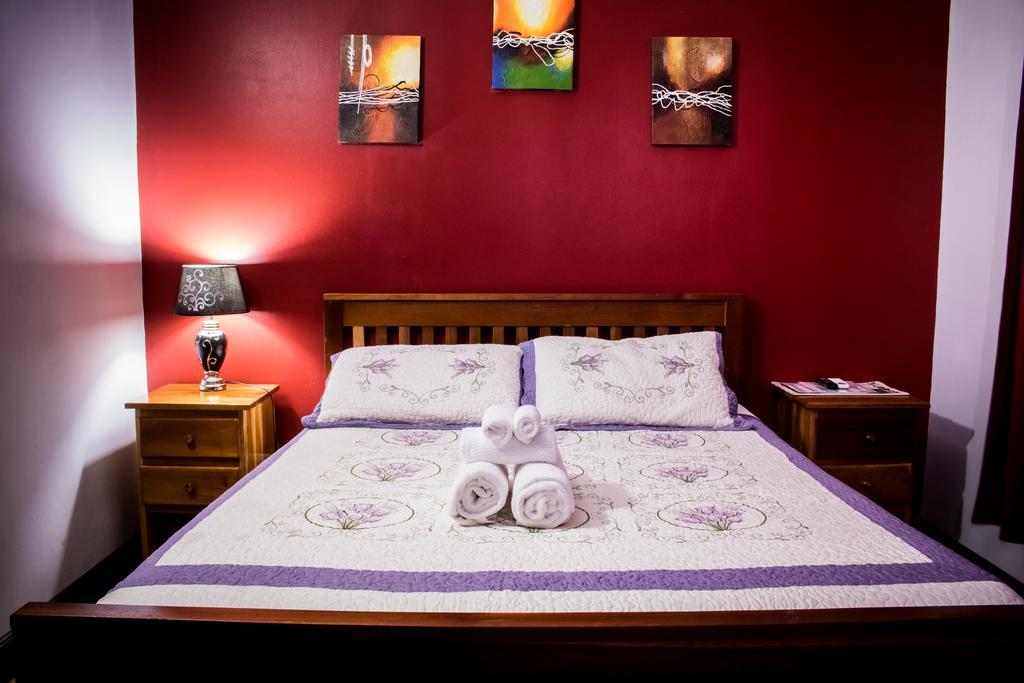 Serenade Hotel Placencia Kültér fotó