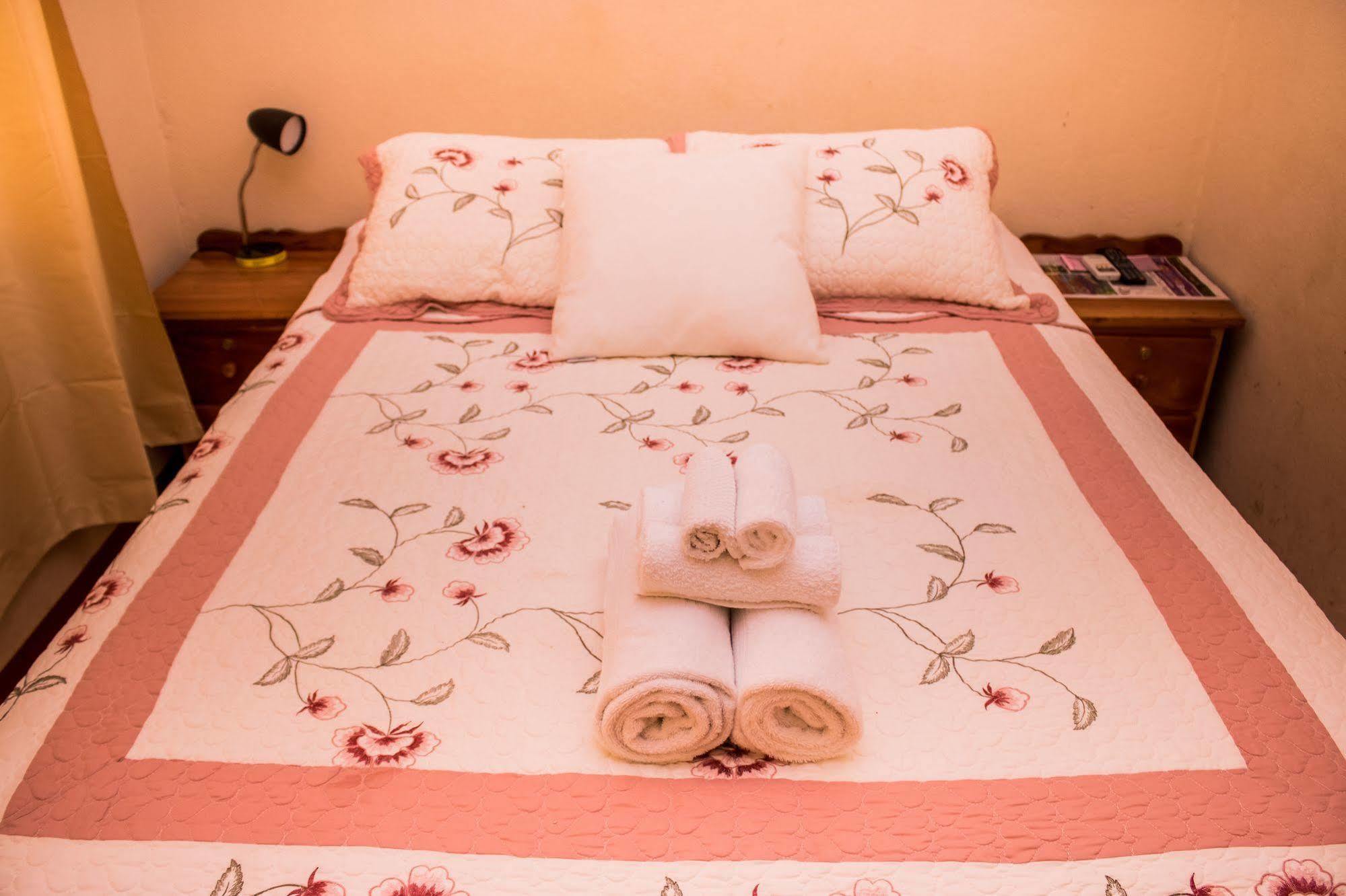 Serenade Hotel Placencia Kültér fotó