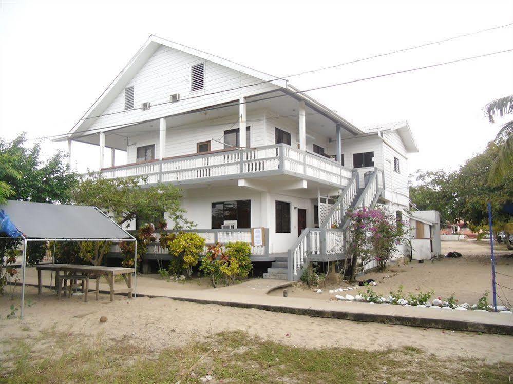 Serenade Hotel Placencia Kültér fotó