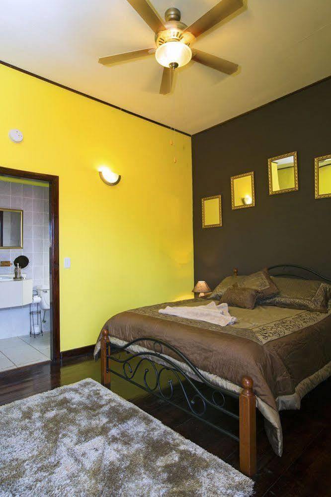 Serenade Hotel Placencia Kültér fotó
